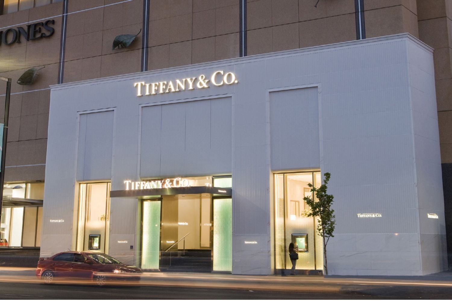 Tiffany & Co, External Evening