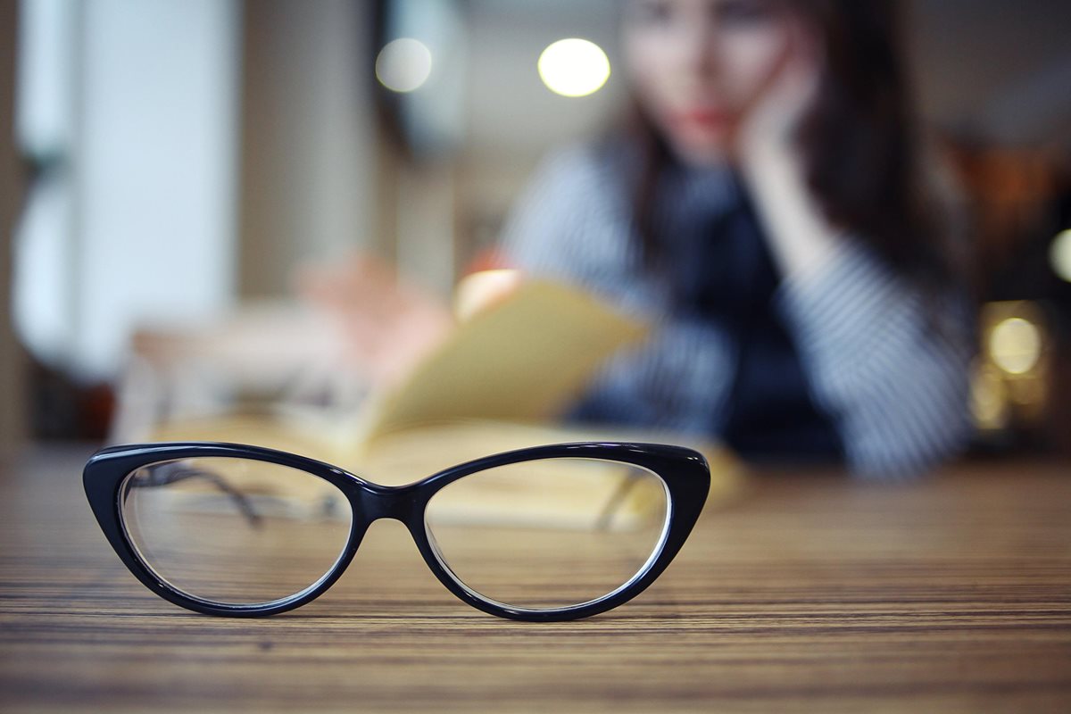 5 Signs You Need New Glasses: What to Watch Out For